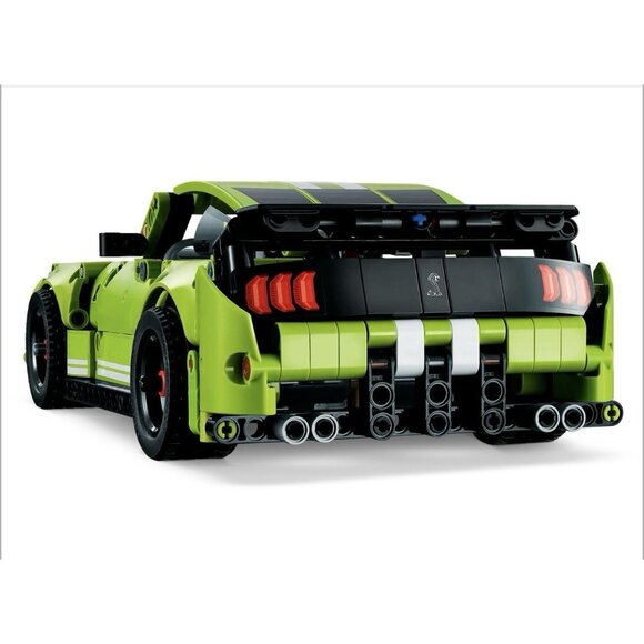 LEGO TECHNIC: Ford Mustang Shelby Gt500 (42138) - Picture 4 of 7